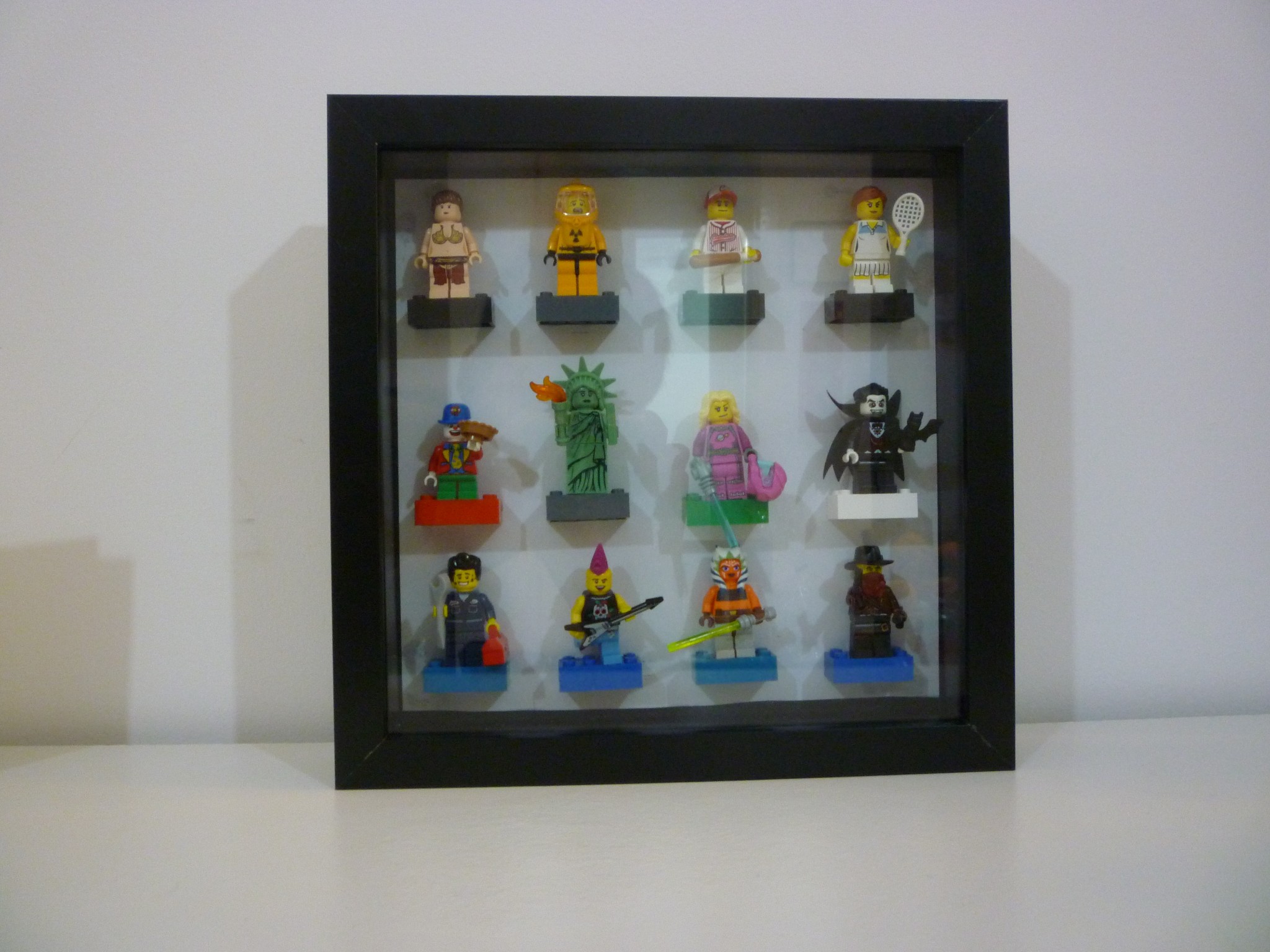 Lego Batman Movie Series 1 & 2 Minifigures Display Case Frame Mini Figures 