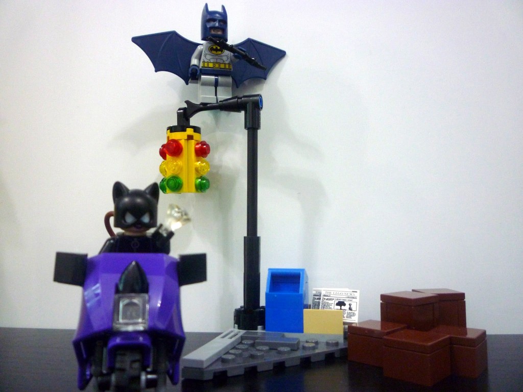 6858-catwoman-catcycle-city-chase-18