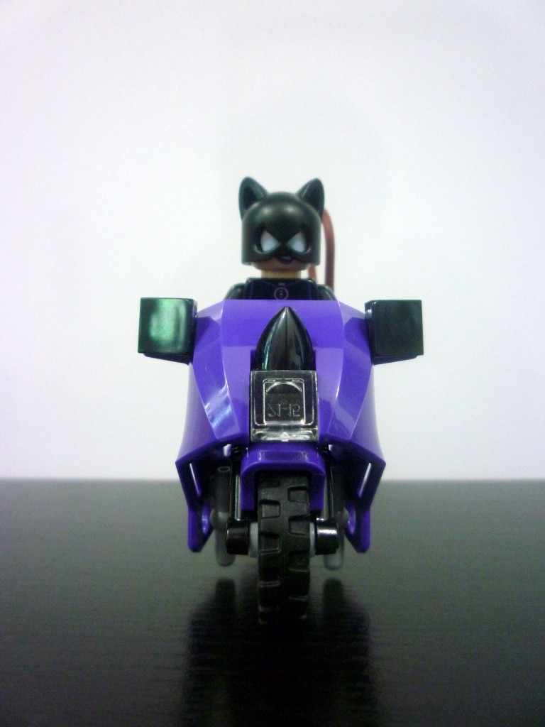 6858-catwoman-catcycle-city-chase-31