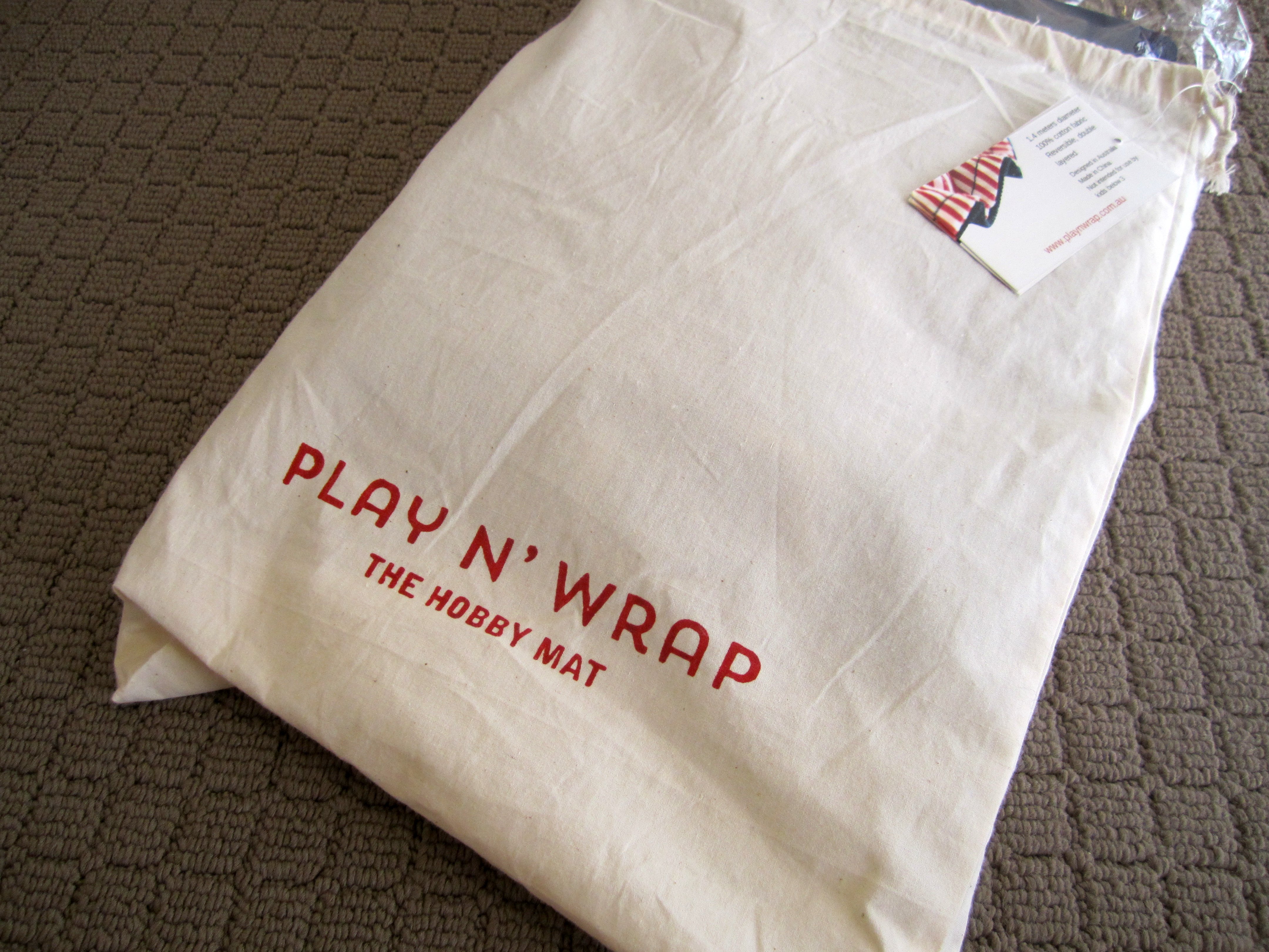 Review + Giveaway: Play N' Wrap Hobby Mat - Jay's Brick Blog