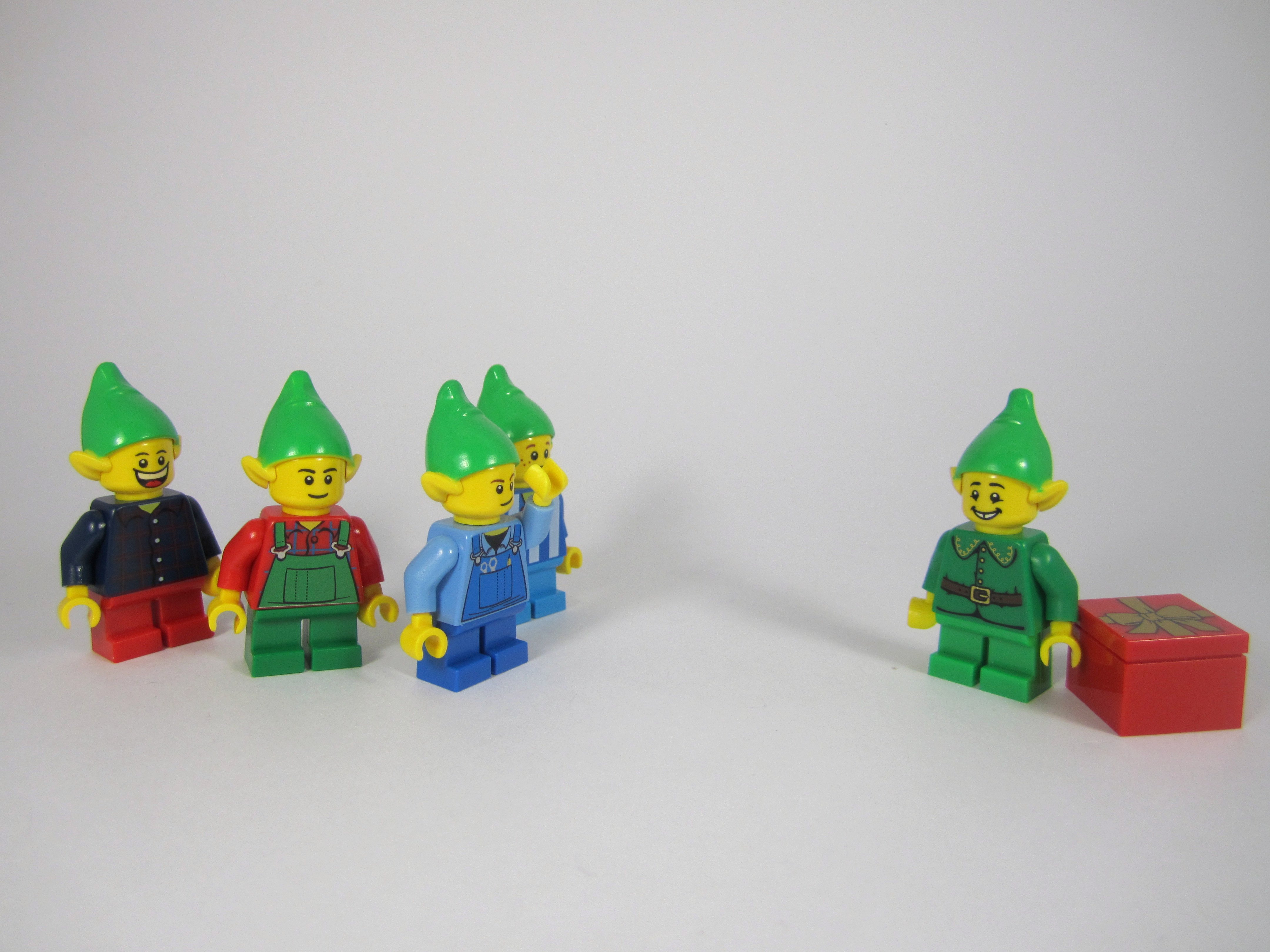 LEGO Santa's Workshop Happy Elf Elve Minifigure From Set 10245 
