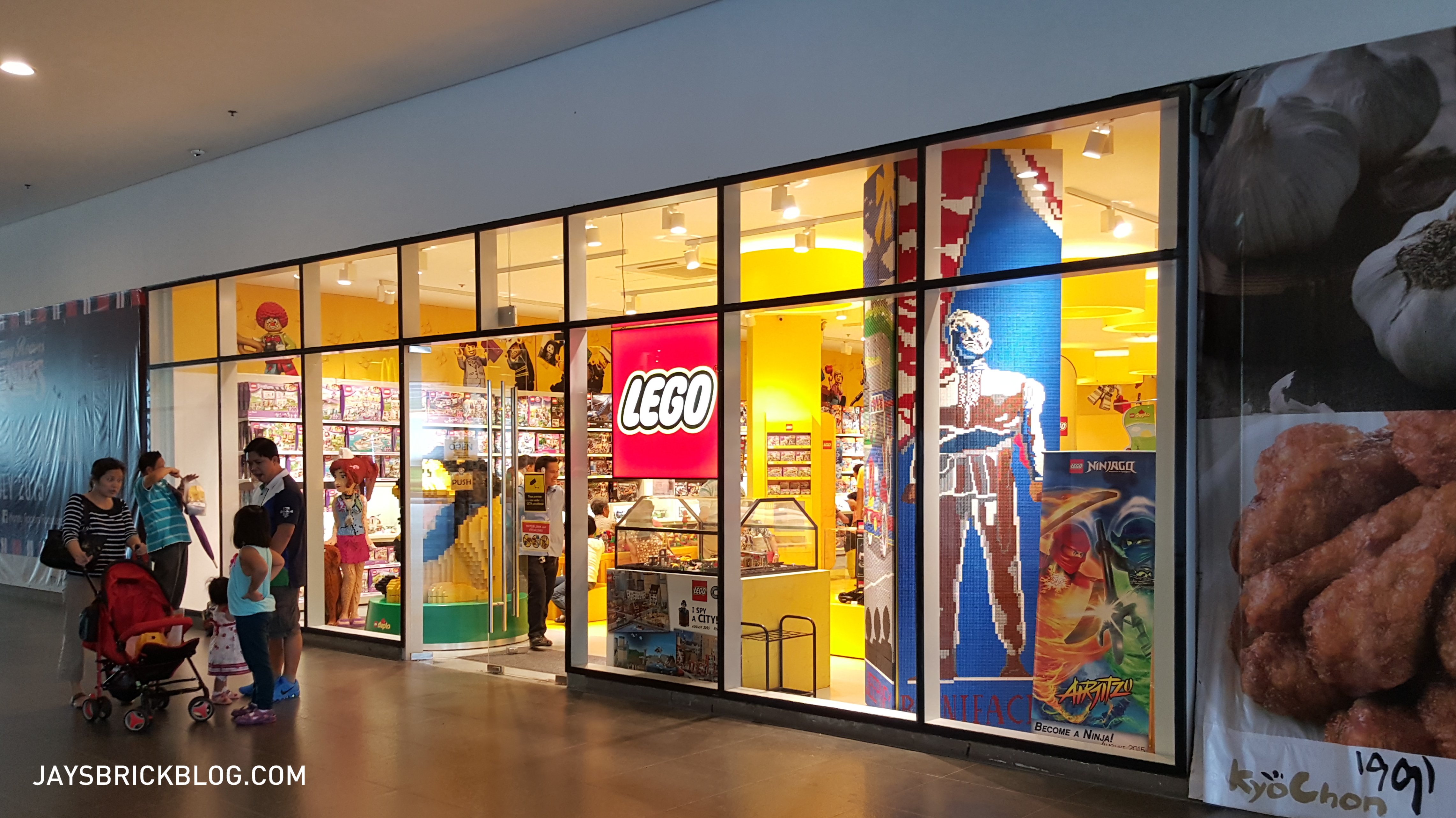Opaque båd Specialitet Checking out the LEGO Store in Manila, Philippines - Jay's Brick Blog