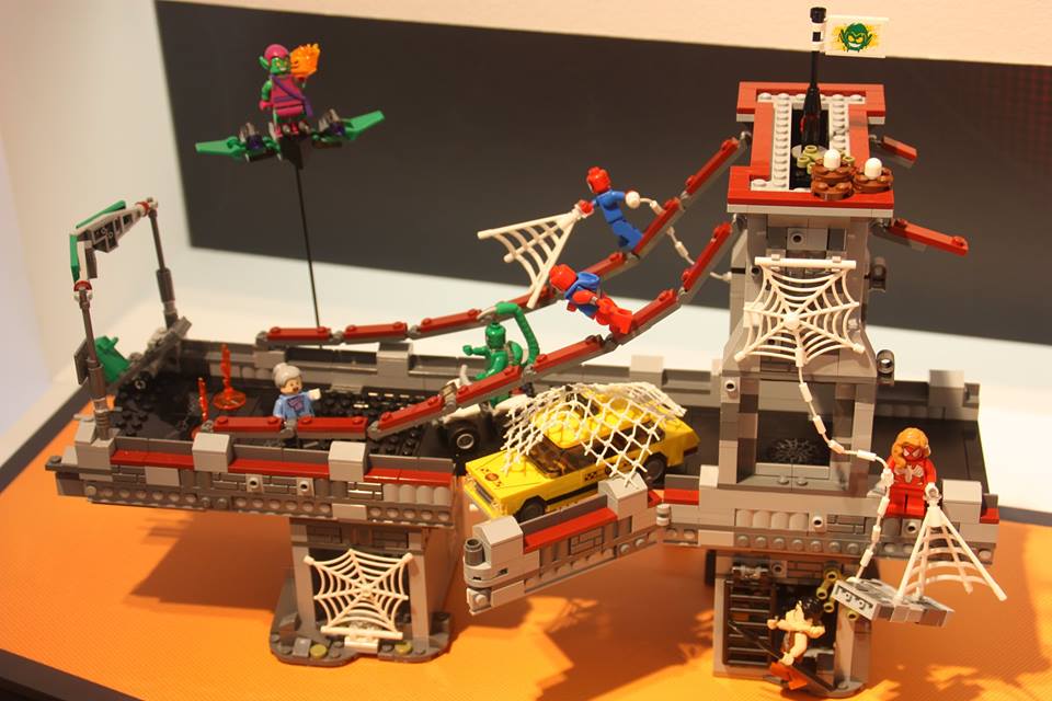 LEGO 76057 Web Warrior's Bridge Battle - German Toy Fair