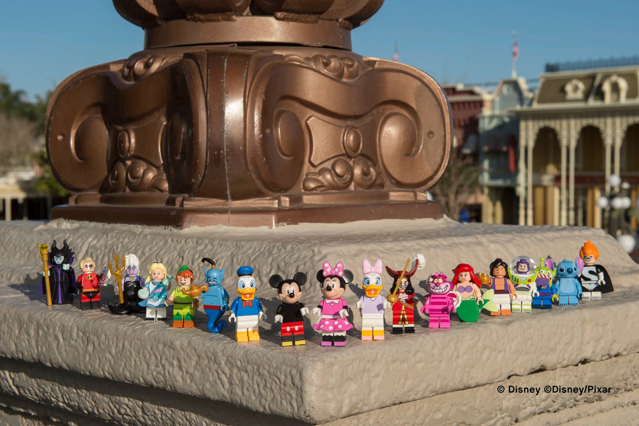 US Seller NEW Minnie - Mickey x4 Daisy Minifigures Set Donald 