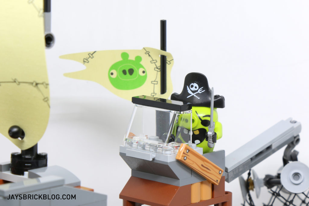 LEGO 75825 Piggy Pirate Ship - Captain's Controls