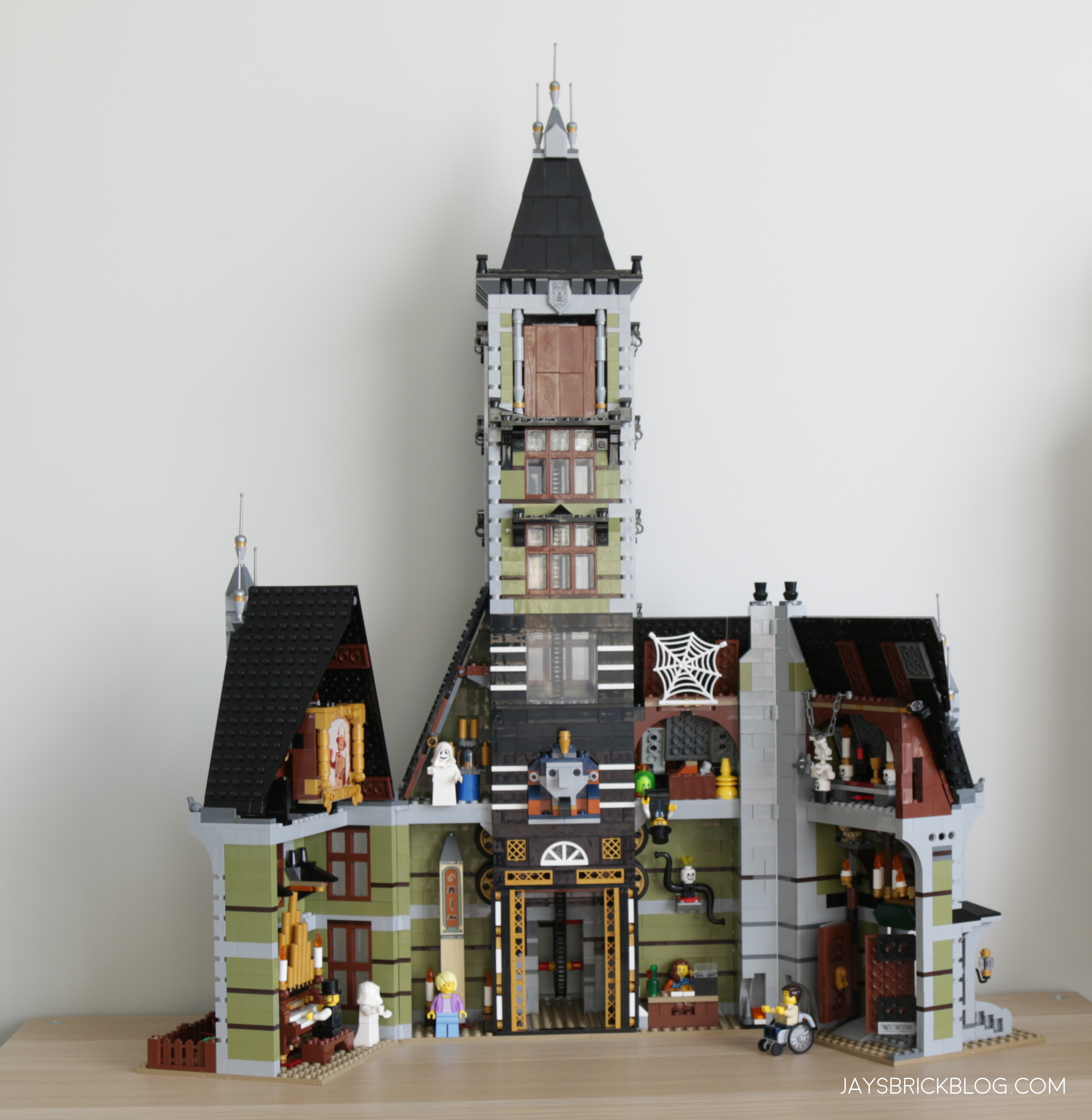 Review: LEGO 10273 Haunted House (2020) - Jay's Brick Blog