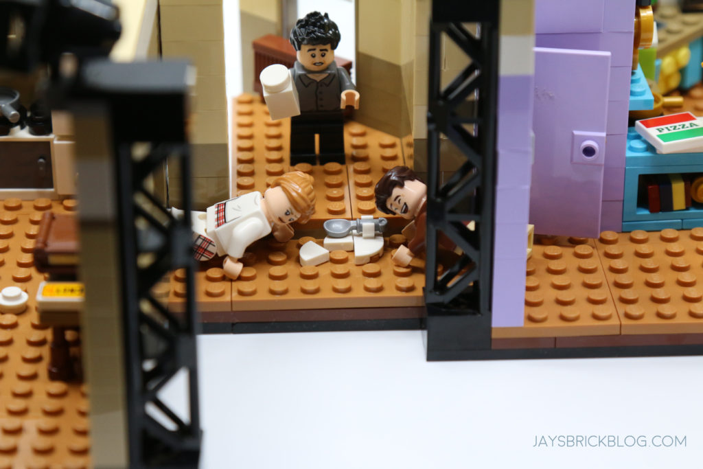 Review: LEGO 10292 The Apartments (2021) - Jay's Brick Blog