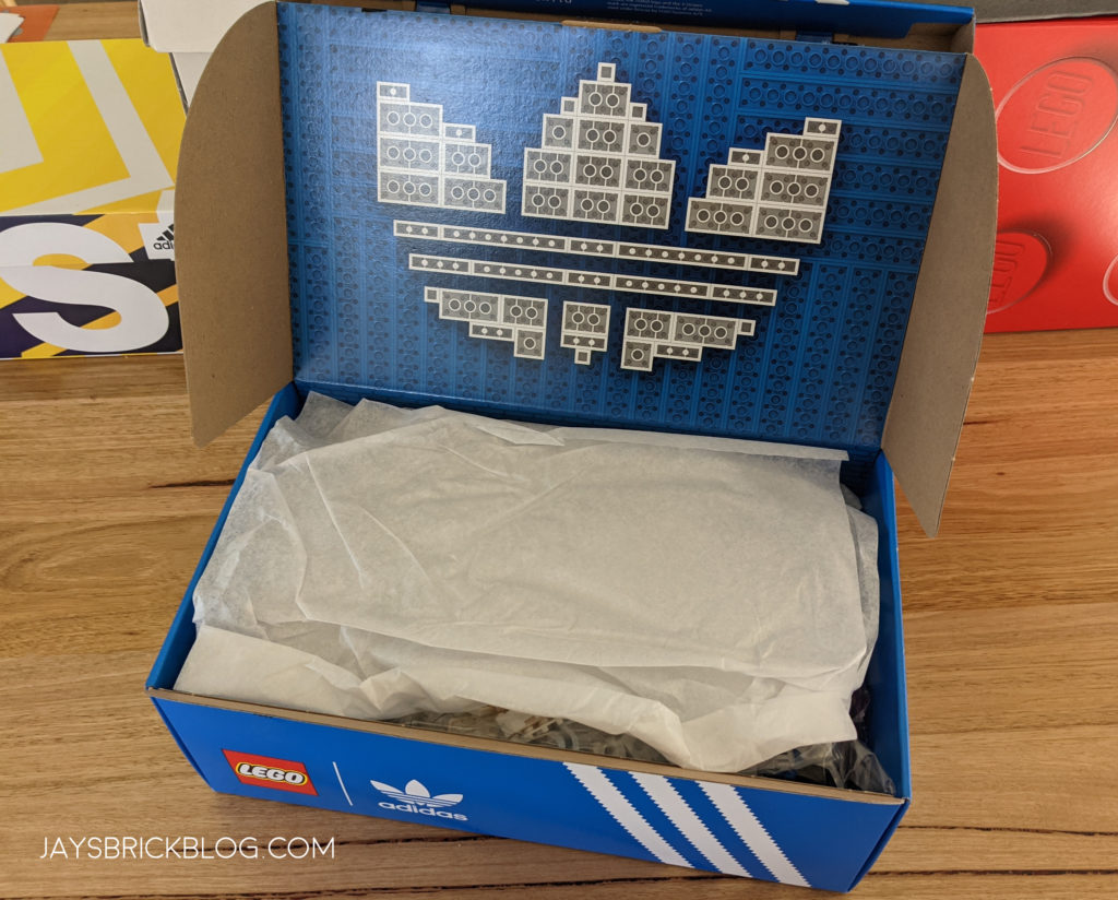LEGO 10282 Adidas Superstar Box Opening Tissue