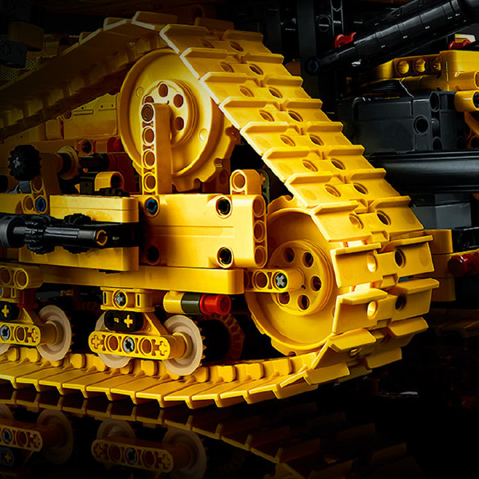 LEGO Technic 42131 CAT D11T Bulldozer Treads