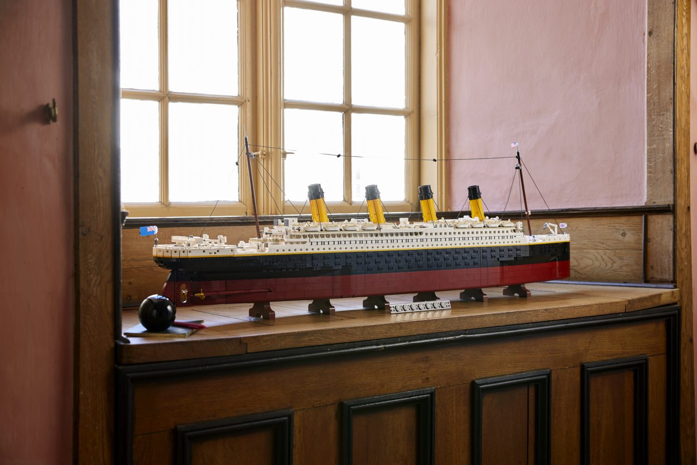 LEGO 10294 Titanic Display