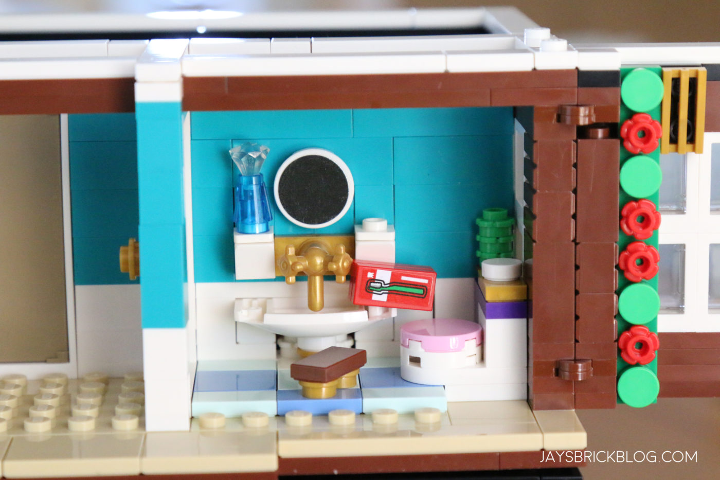 LEGO 21330 Home Alone Bathroom