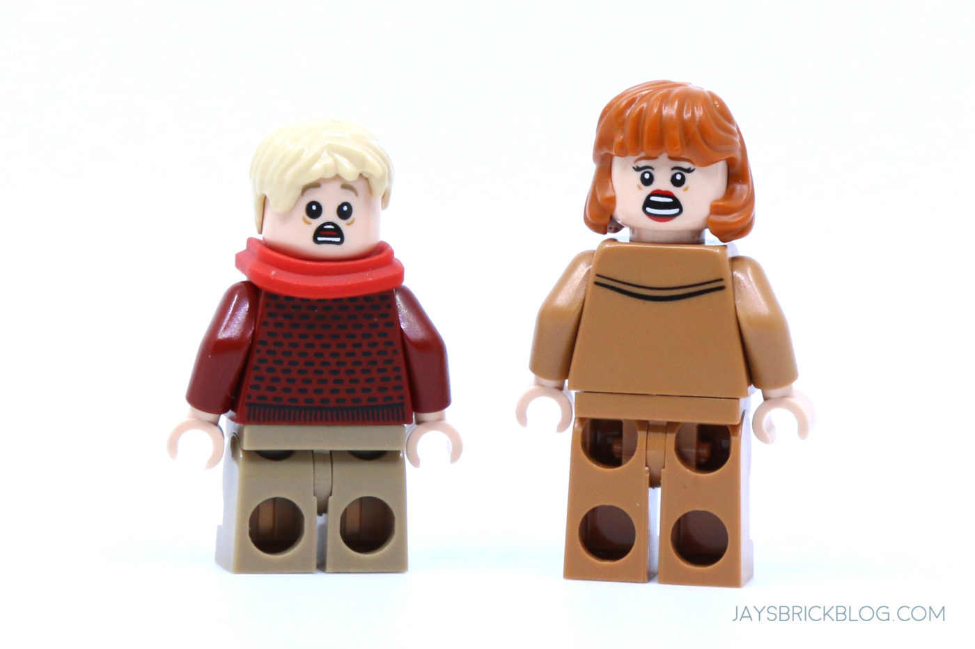 LEGO 21330 Home Alone Kevin and Kate Minifig Back