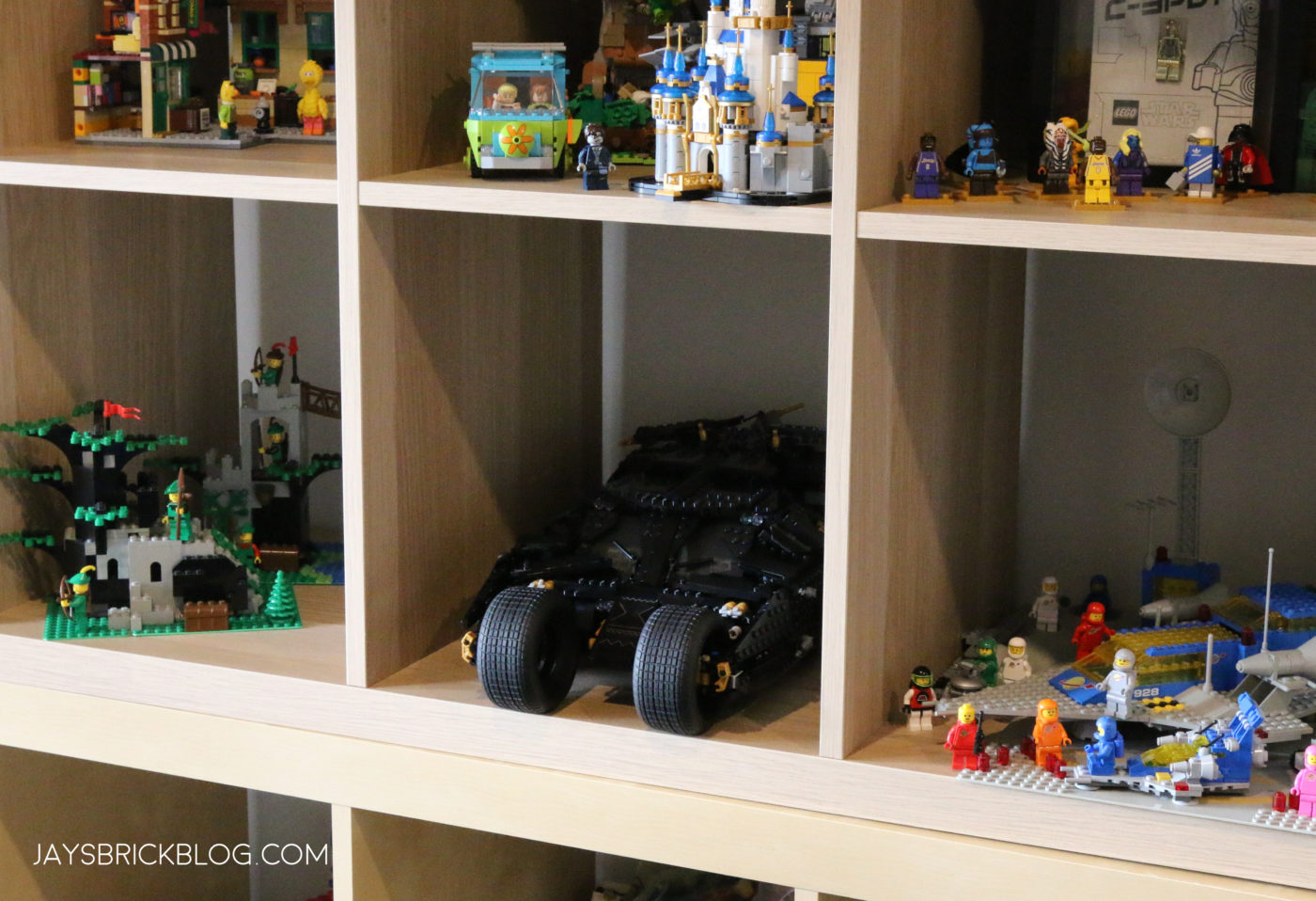 LEGO 76240 Batmobile Tumbler Display Shelf