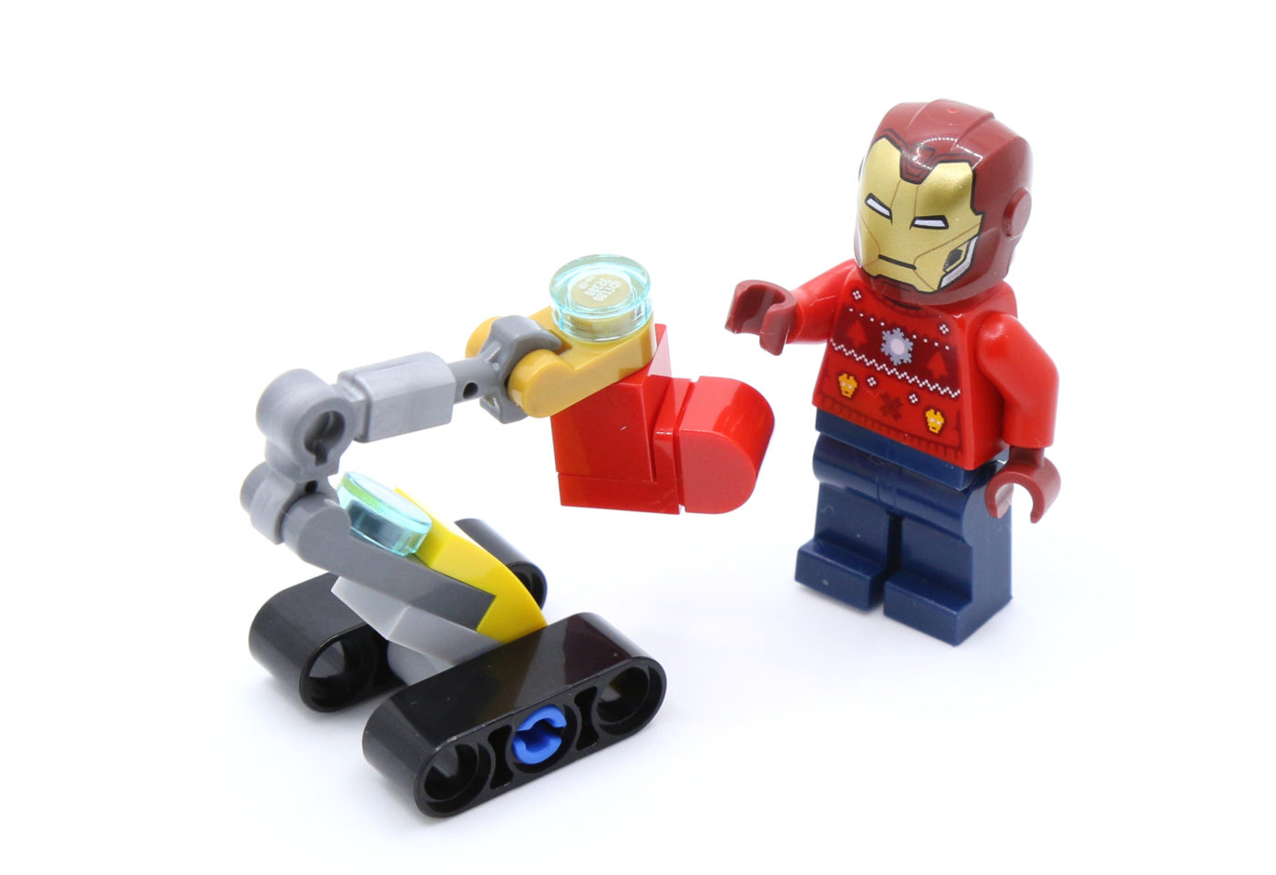LEGO 2021 Marvel Advent Calendar Day 14 Dum E Iron Man