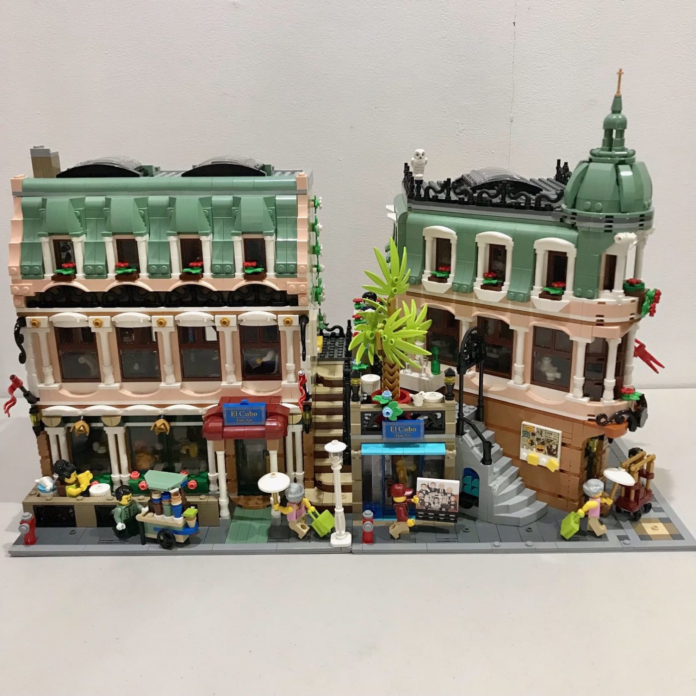 Expanding the LEGO Modular Boutique Hotel? Here are what some LEGO ...