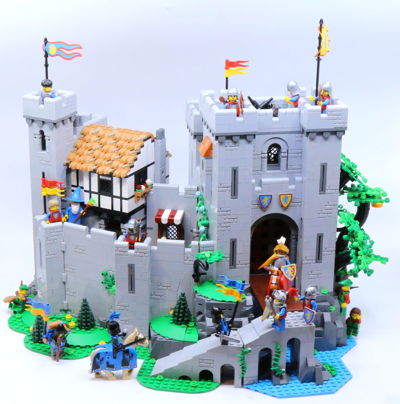 Alert Forsøg Sinewi Review: LEGO 10305 Lion Knights' Castle - Jay's Brick Blog