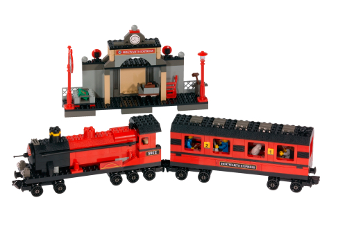  LEGO Harry Potter Hogwarts Express 75955 Toy Train Building Set  includes Model Train and Harry Potter Minifigures Hermione Granger and Ron  Weasley (801 Pieces) : Toys & Games