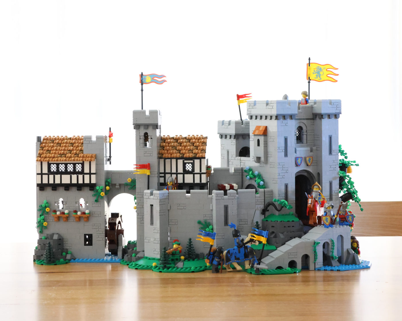 NEW LEGO VIKING KING MINIFIG castle knight minifigure medieval