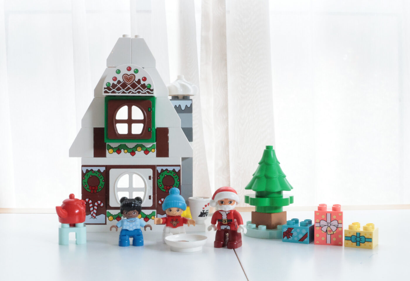 verband geweer Ontbering Review: LEGO Duplo 10976 Santa's Gingerbread House - Jay's Brick Blog