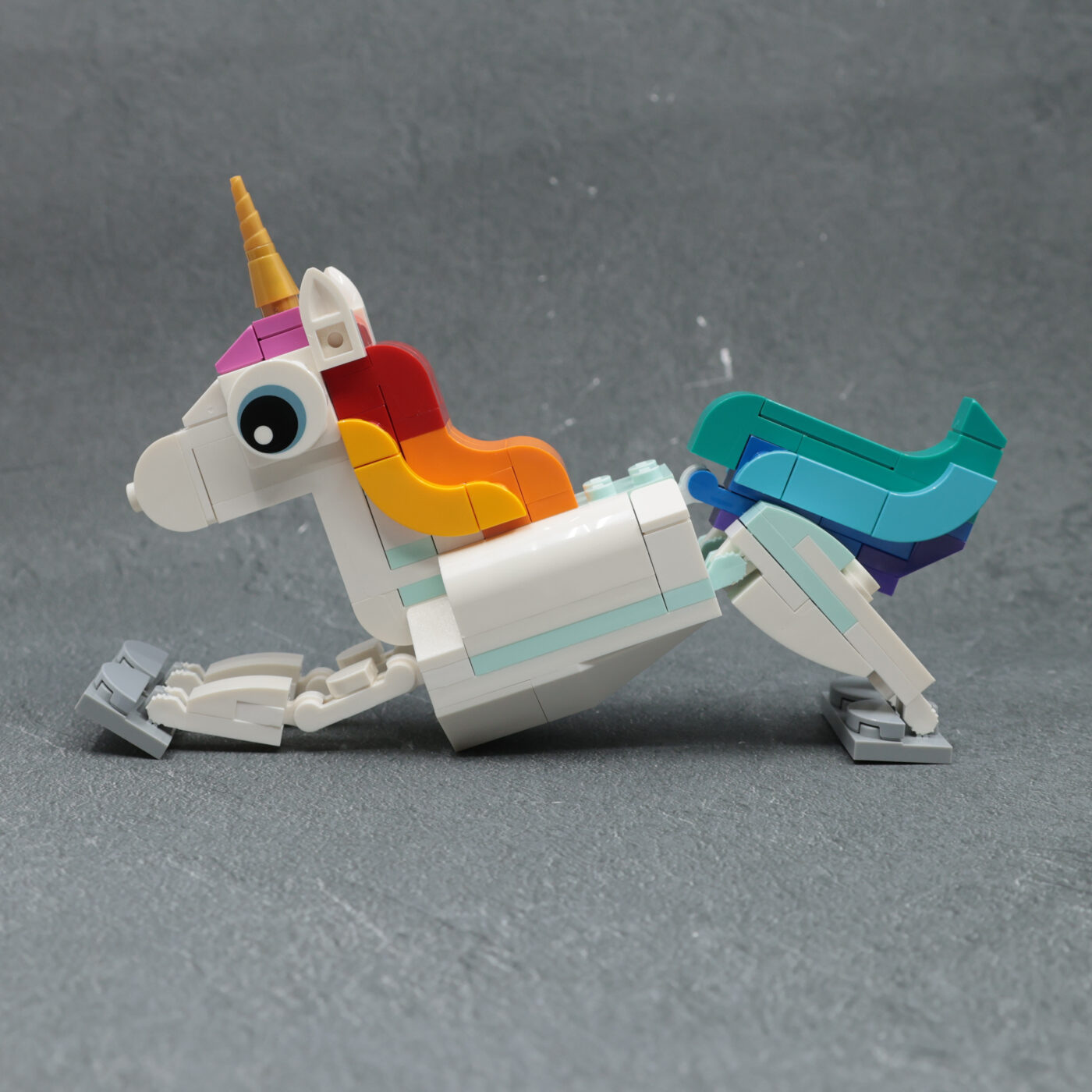 31140 Magical Unicorn Unicorn Dolphin Pose
