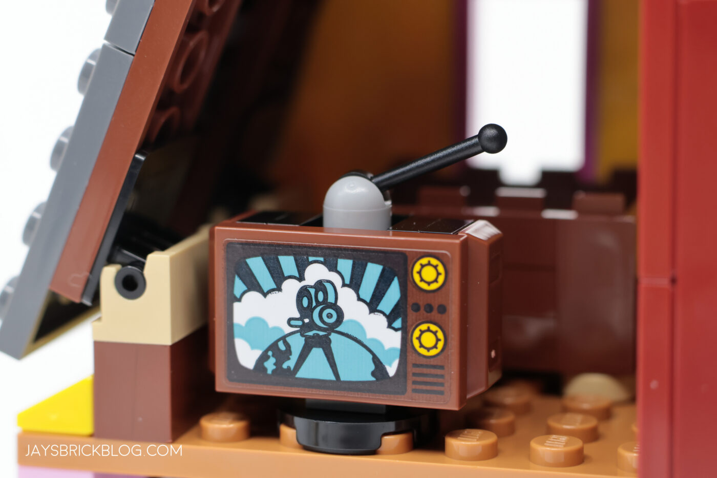 LEGO 43217 Up House Television