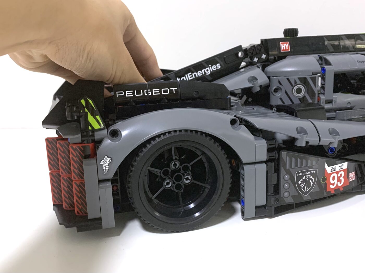 LEGO 42156 Peugeot 9X8 – Rear Suspension