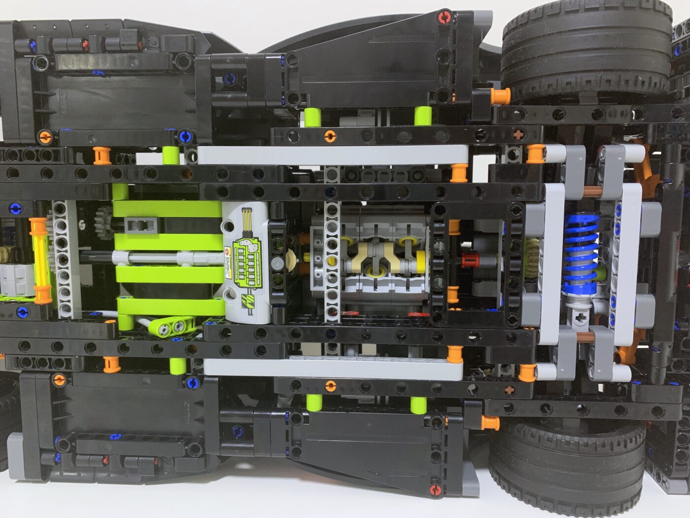 LEGO 42156 Peugeot 9X8 – Underside 1