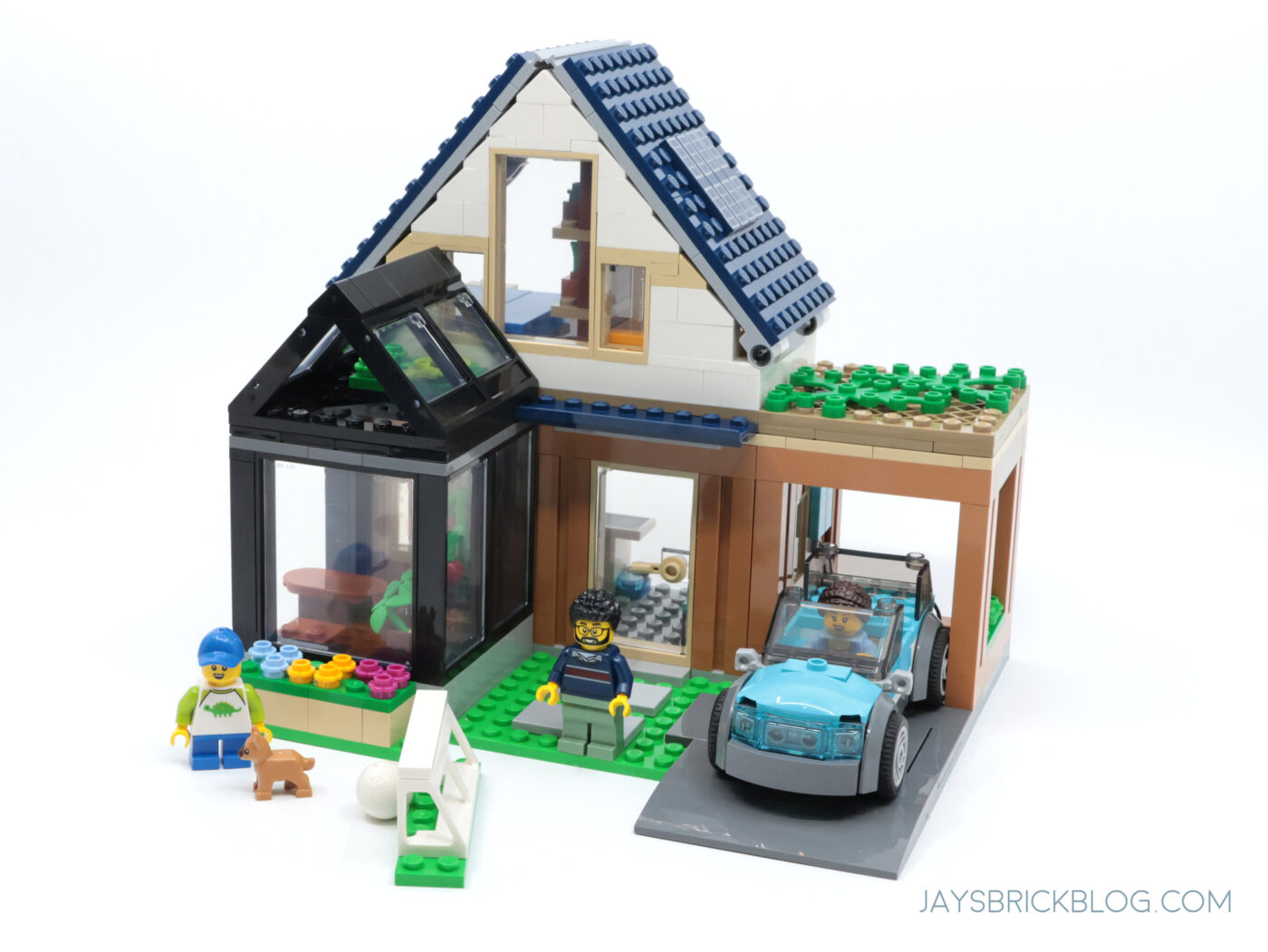 LEGO 60398 Family House and Electric Car Feature