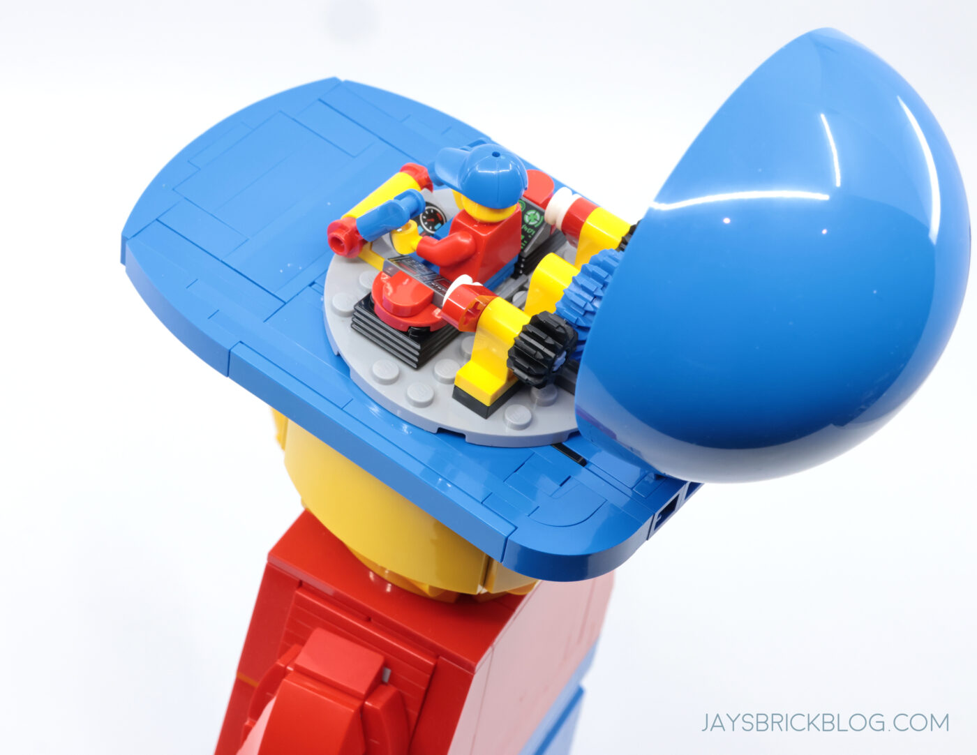 ▻ Très vite testé : LEGO 40649 Up-Scaled LEGO Minifigure - HOTH BRICKS